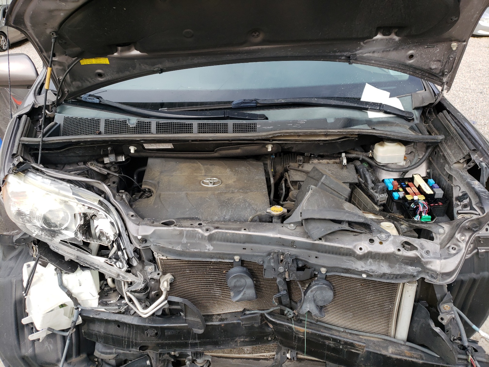 Photo 7 from auction – 2014 TOYOTA SIENNA XLE with VIN 5TDYK3DCXES427578