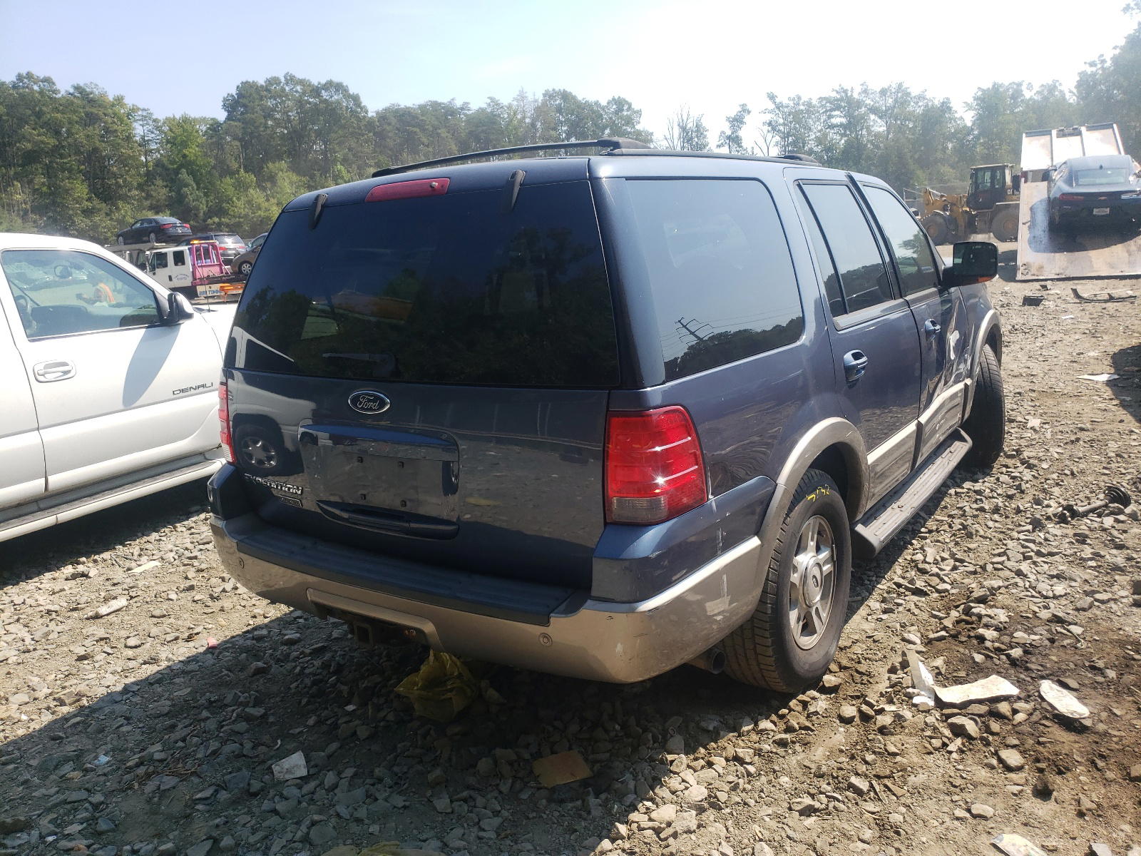 Photo 4 from auction – 2003 FORD EXPEDITION with VIN 1FMFU18L03LA57655
