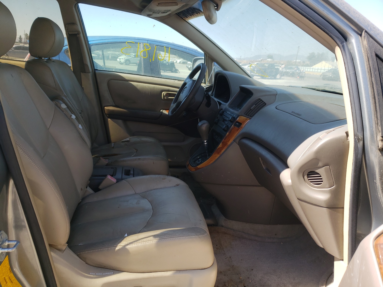 Photo 5 from auction – 2000 LEXUS RX 300 with VIN JT6GF10U5Y0067184