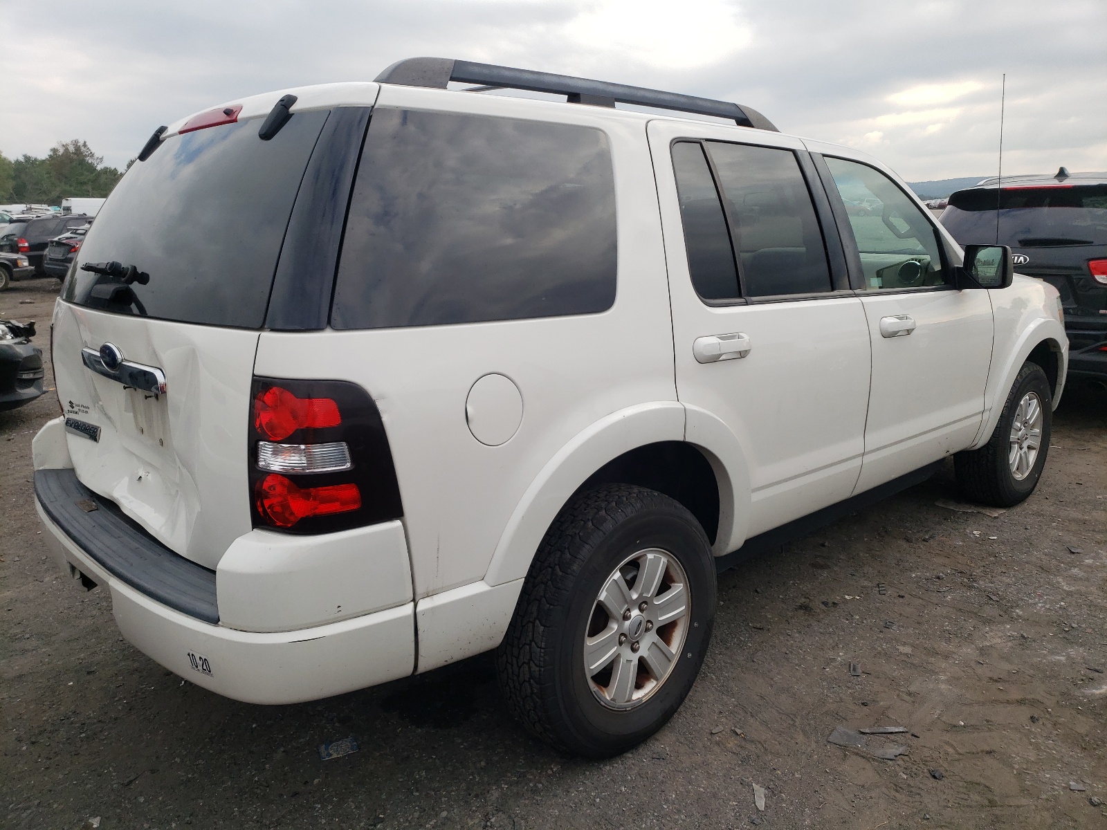 Фото 4 с аукциона – 2010 FORD EXPLORER X с VIN 1FMEU6DE2AUA17357