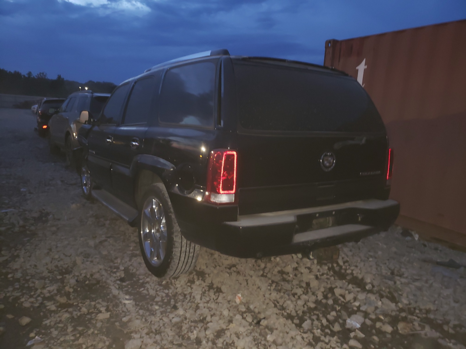 Photo 3 from auction – 2003 CADILLAC ESCALADE with VIN 1GYEK63N13R217383
