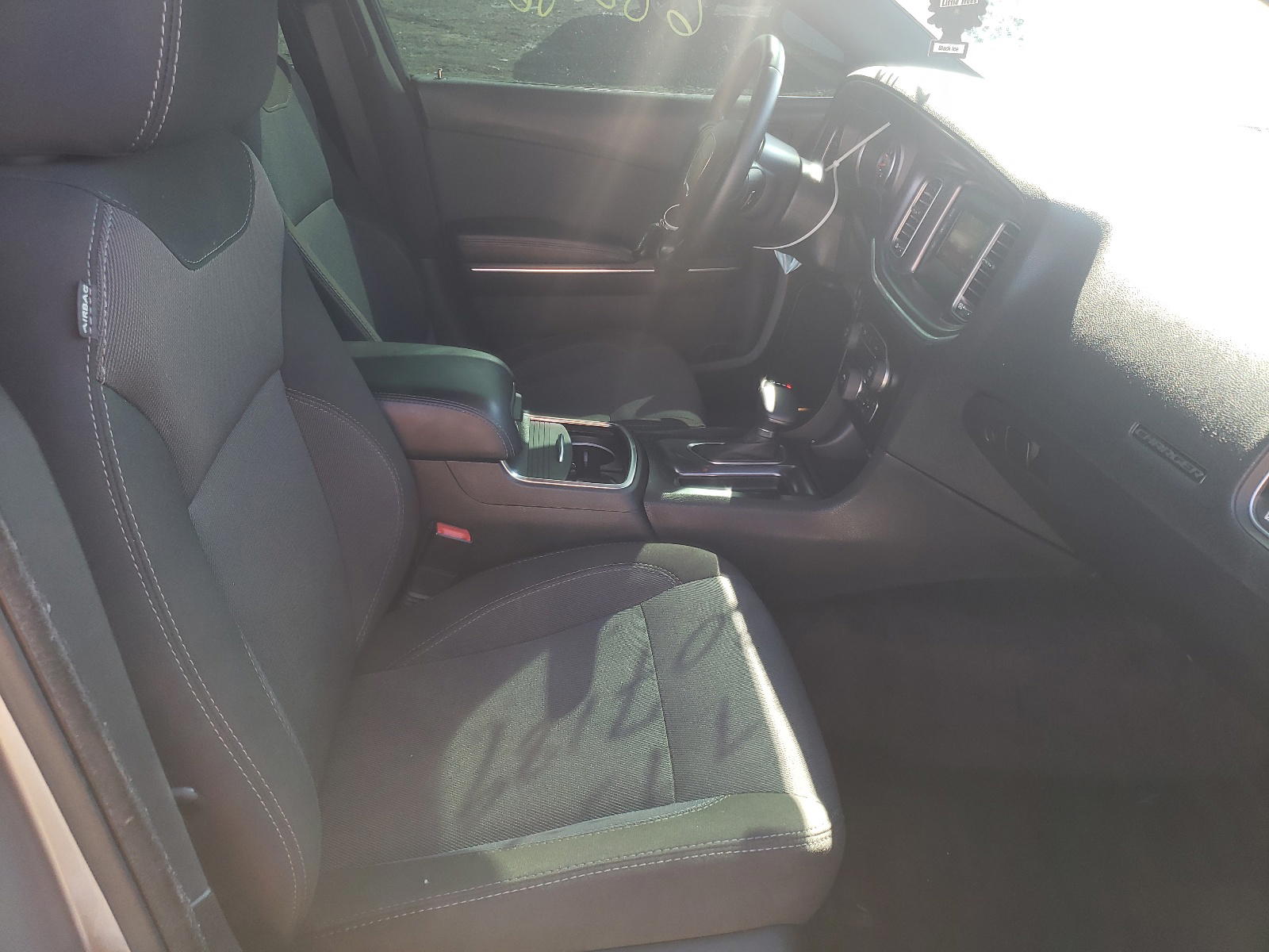 Photo 5 from auction – 2016 DODGE CHARGER SE with VIN 2C3CDXBG3GH307189