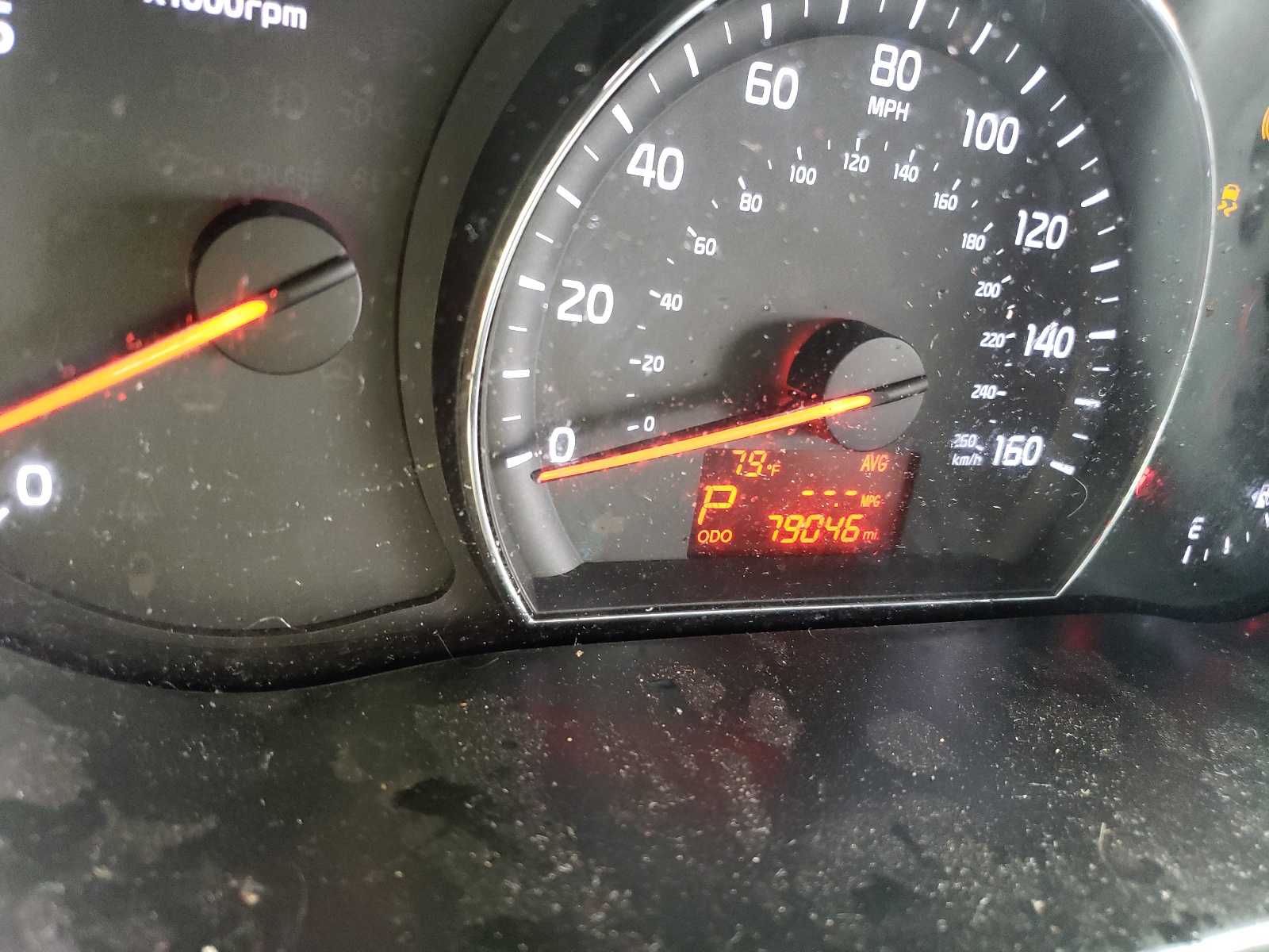 Photo 8 from auction – 2015 KIA SORENTO LX with VIN 5XYKT3A64FG660775