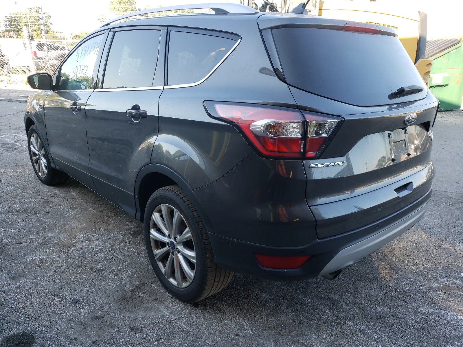 Photo 3 from auction – 2018 FORD ESCAPE TIT with VIN 1FMCU9J94JUB68636