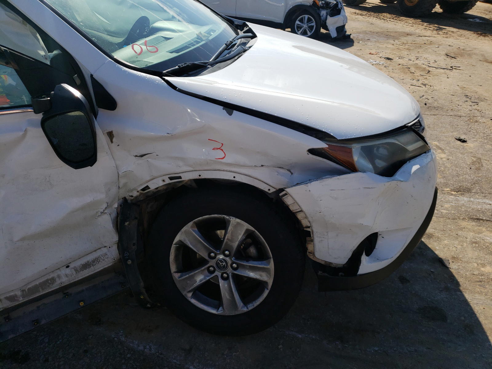 Photo 9 from auction – 2013 TOYOTA RAV4 LE with VIN 2T3BFREV9DW055578