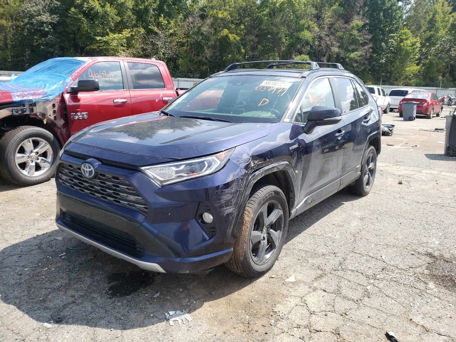 Photo 2 from auction – 2020 TOYOTA RAV4 XSE with VIN JTMEWRFV2LJ037979