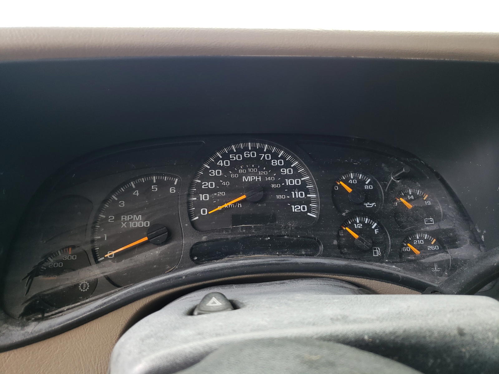 Photo 8 from auction – 2004 CHEVROLET SILVERADO with VIN 1GCHK29U04E105533