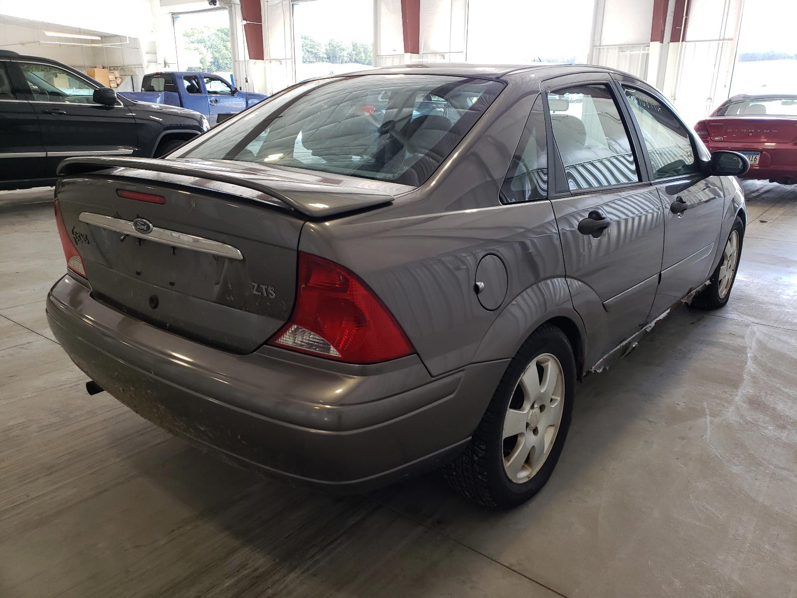 Photo 4 from auction – 2002 FORD FOCUS with VIN 1FAFP38312W199054