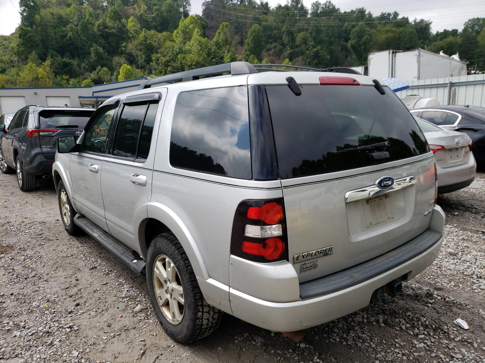 Photo 3 from auction – 2009 FORD EXPLORER X with VIN 1FMEU73E99UA35843