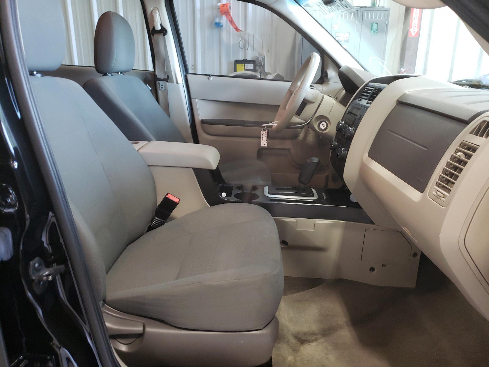 Photo 5 from auction – 2012 FORD ESCAPE XLS with VIN 1FMCU0C77CKC75184