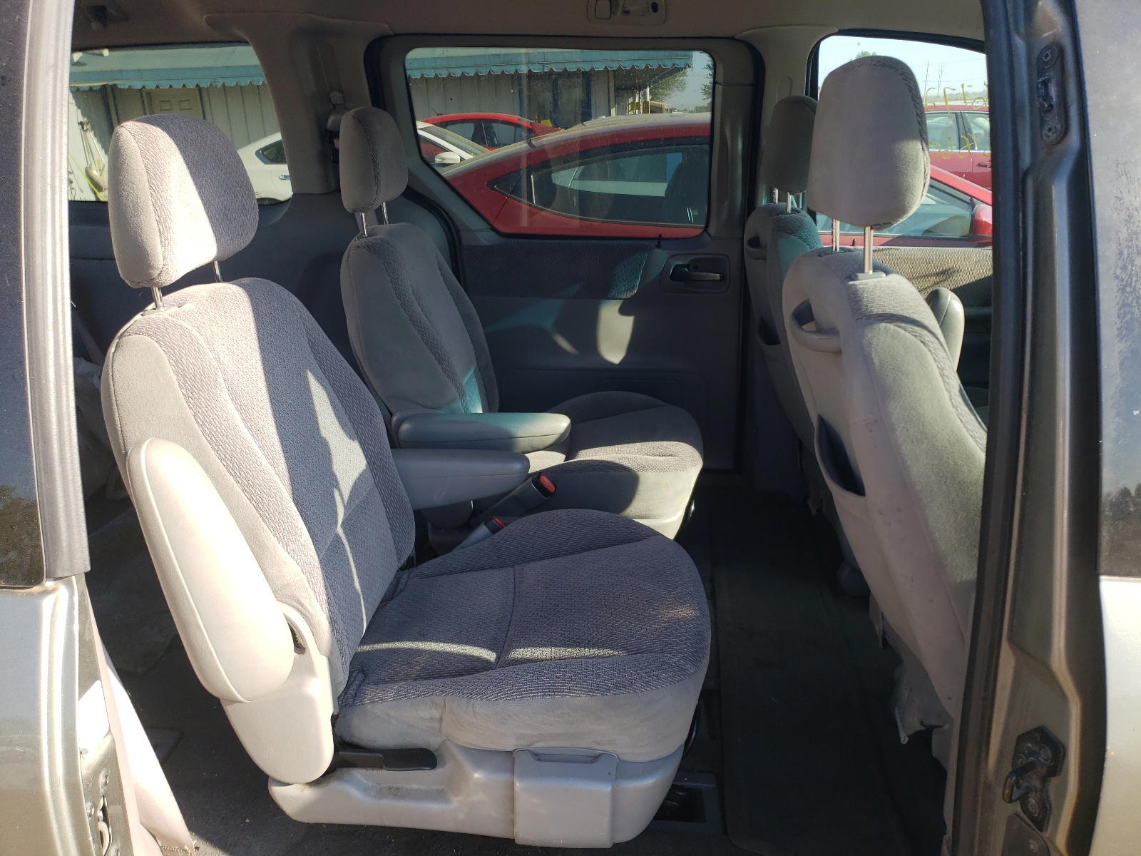 Photo 6 from auction – 2000 FORD WINDSTAR S with VIN 2FMZA5240YBA01821
