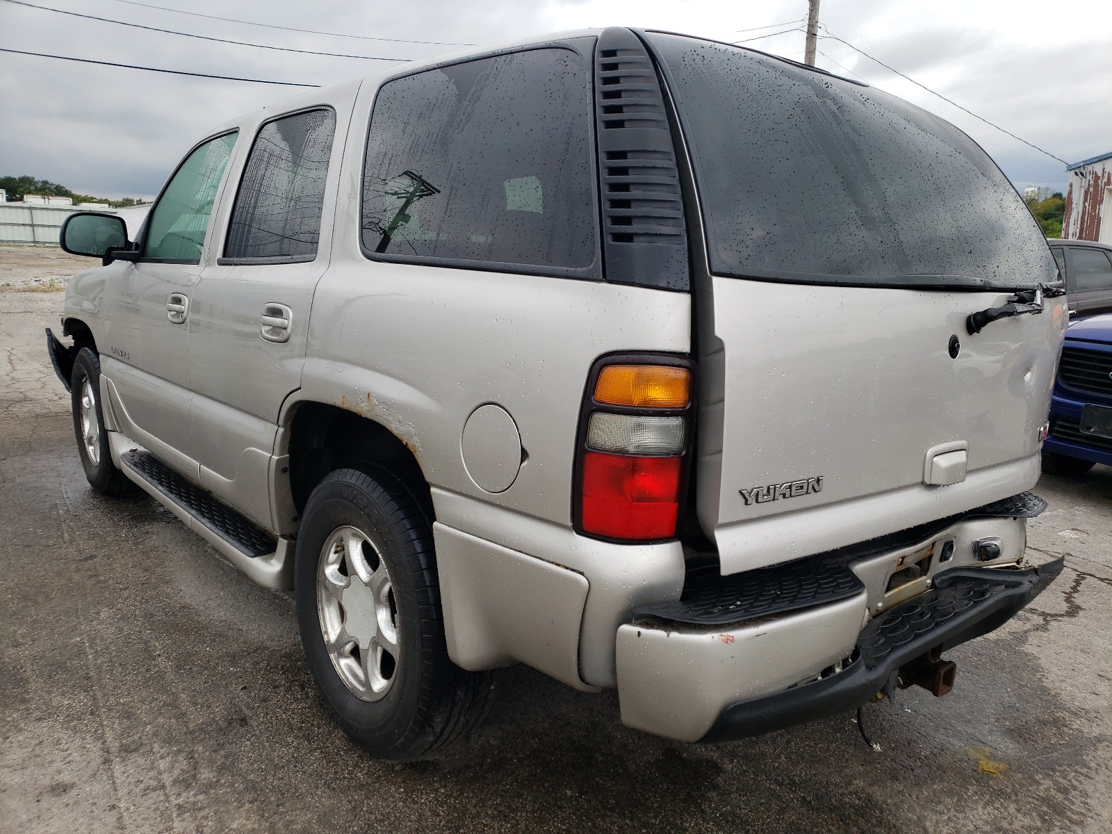Photo 3 from auction – 2004 GMC YUKON DENA with VIN 1GKEK63U74J209029