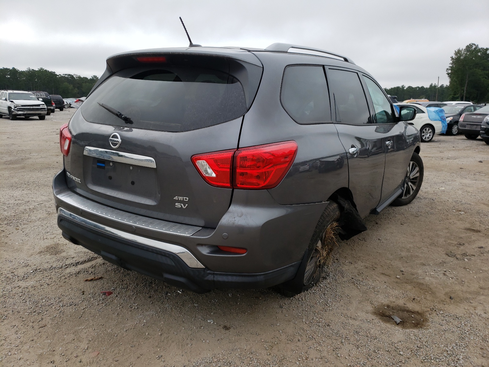 Photo 4 from auction – 2017 NISSAN PATHFINDER with VIN 5N1DR2MM1HC622760
