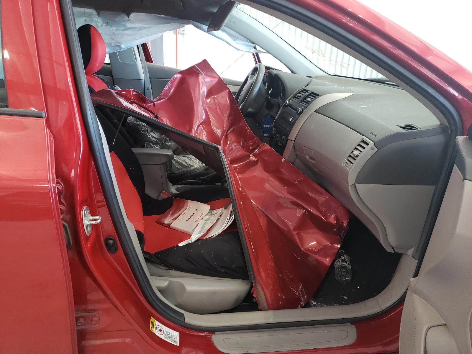 Photo 5 from auction – 2010 TOYOTA COROLLA with VIN 2T1BU4EE4AC338811