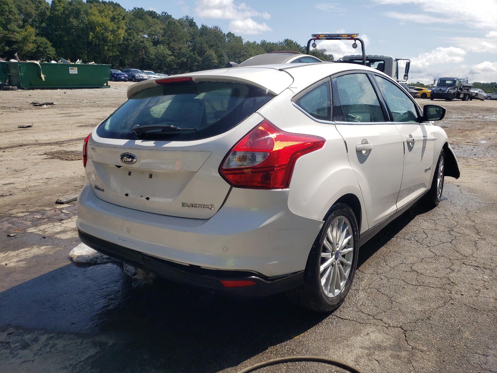 Photo 4 from auction – 2014 FORD FOCUS BEV with VIN 1FADP3R4XEL353300