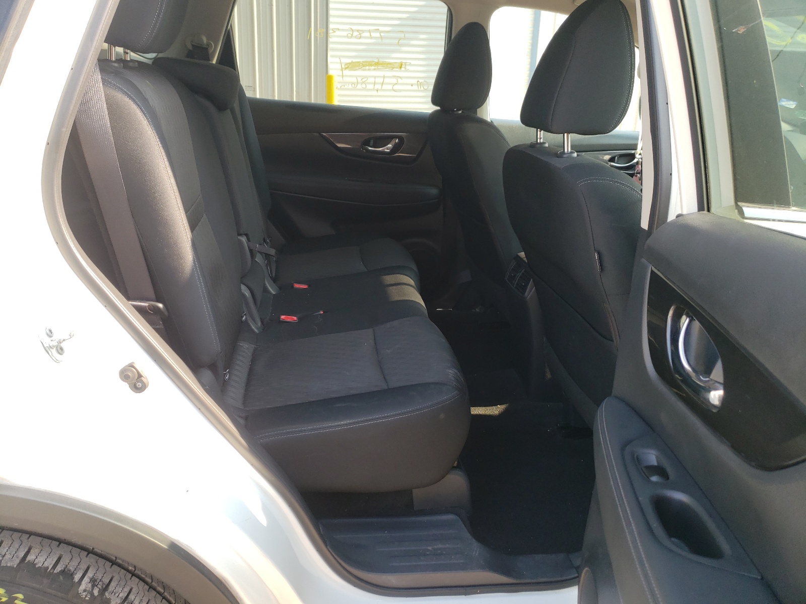 Photo 6 from auction – 2017 NISSAN ROGUE S with VIN KNMAT2MV0HP521039