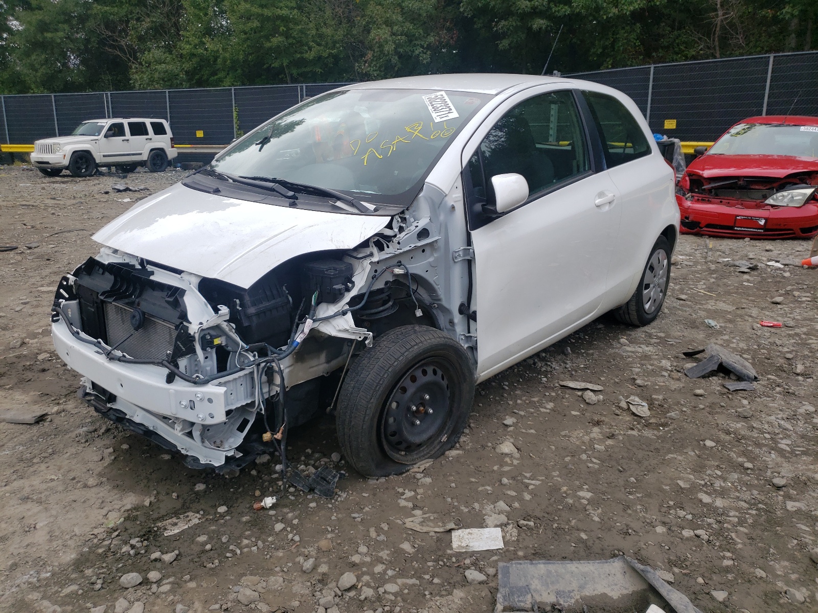 Photo 2 from auction – 2011 TOYOTA YARIS with VIN JTDJT4K32B5326219