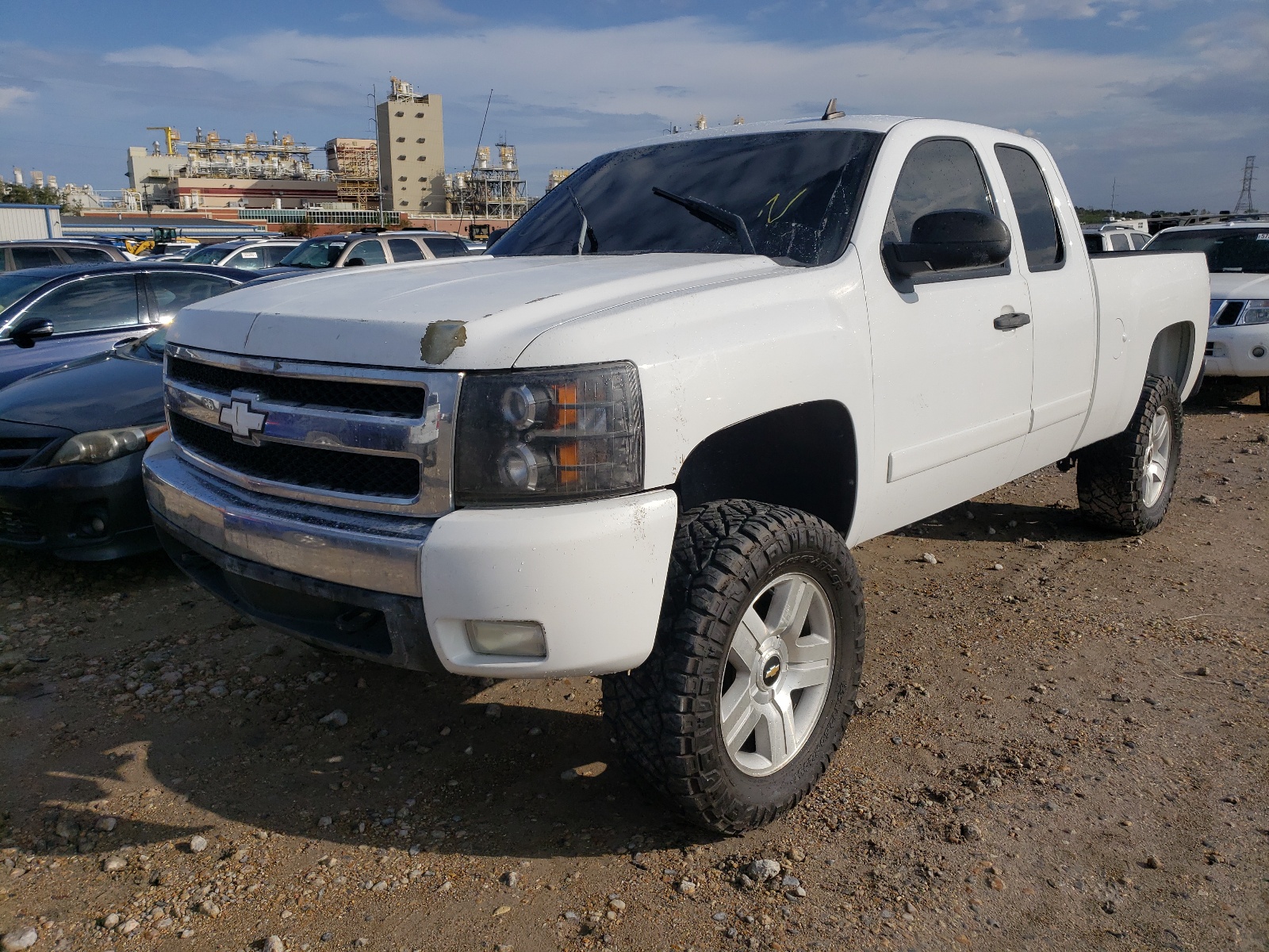Photo 2 from auction – 2008 CHEVROLET SILVERADO with VIN 1GCEK19J58Z268082