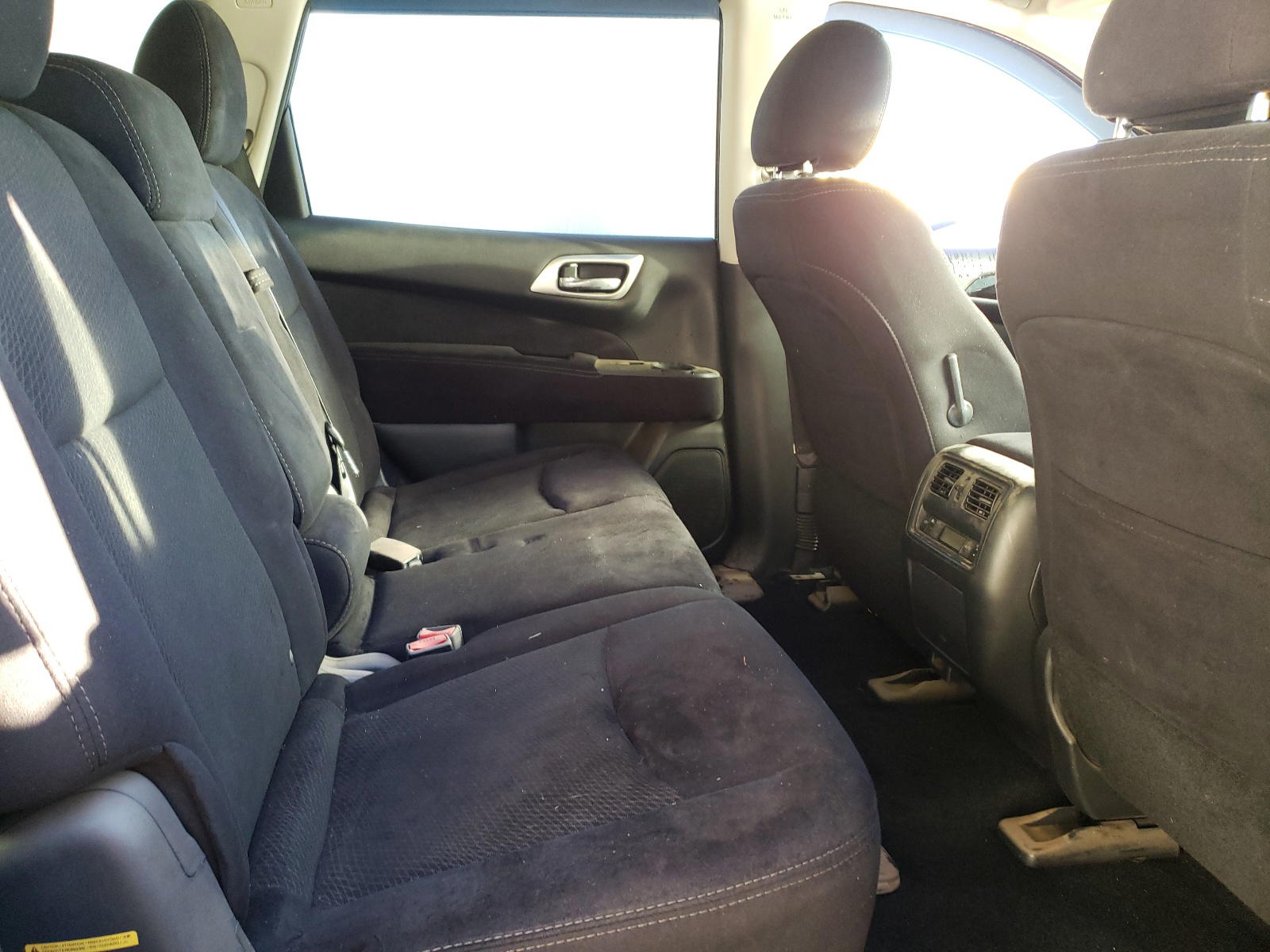 Photo 6 from auction – 2015 NISSAN PATHFINDER with VIN 5N1AR2MM2FC635310