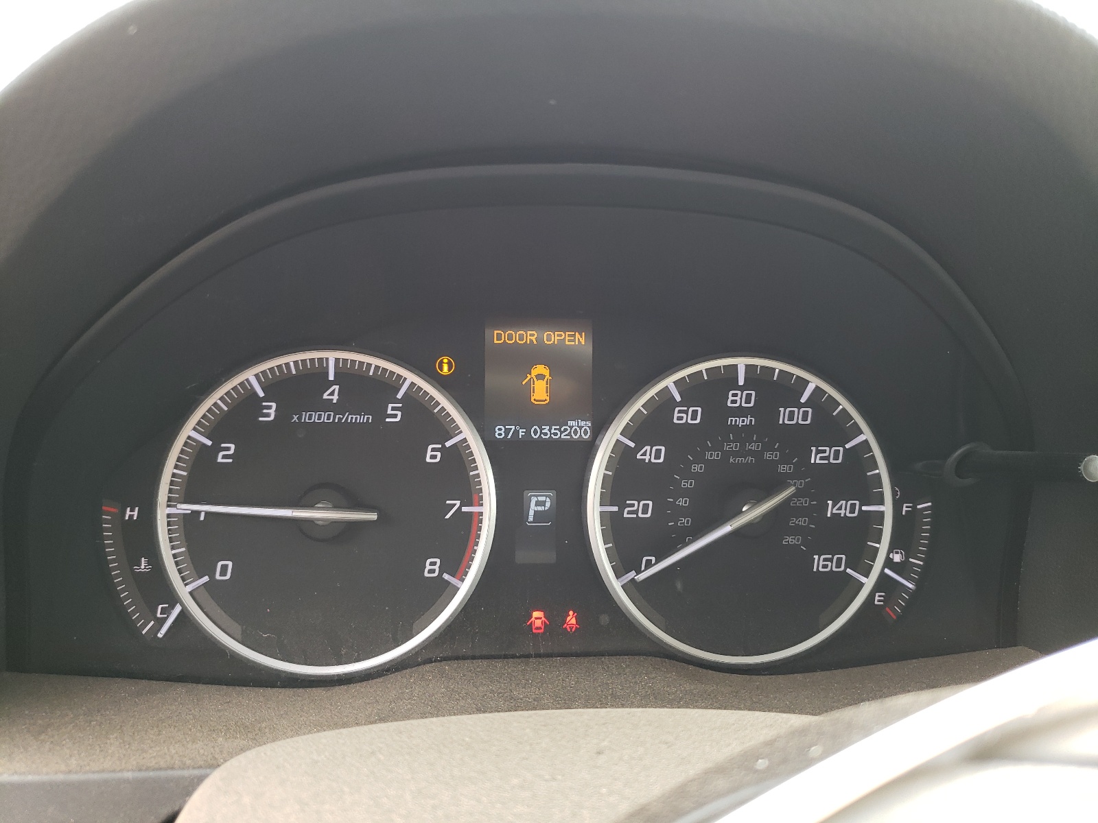 Photo 8 from auction – 2018 ACURA RDX with VIN 5J8TB4H32JL019874