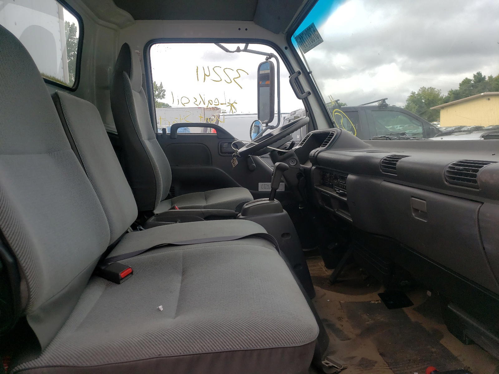 Photo 5 from auction – 2001 ISUZU NPR with VIN JALB4B14817011023