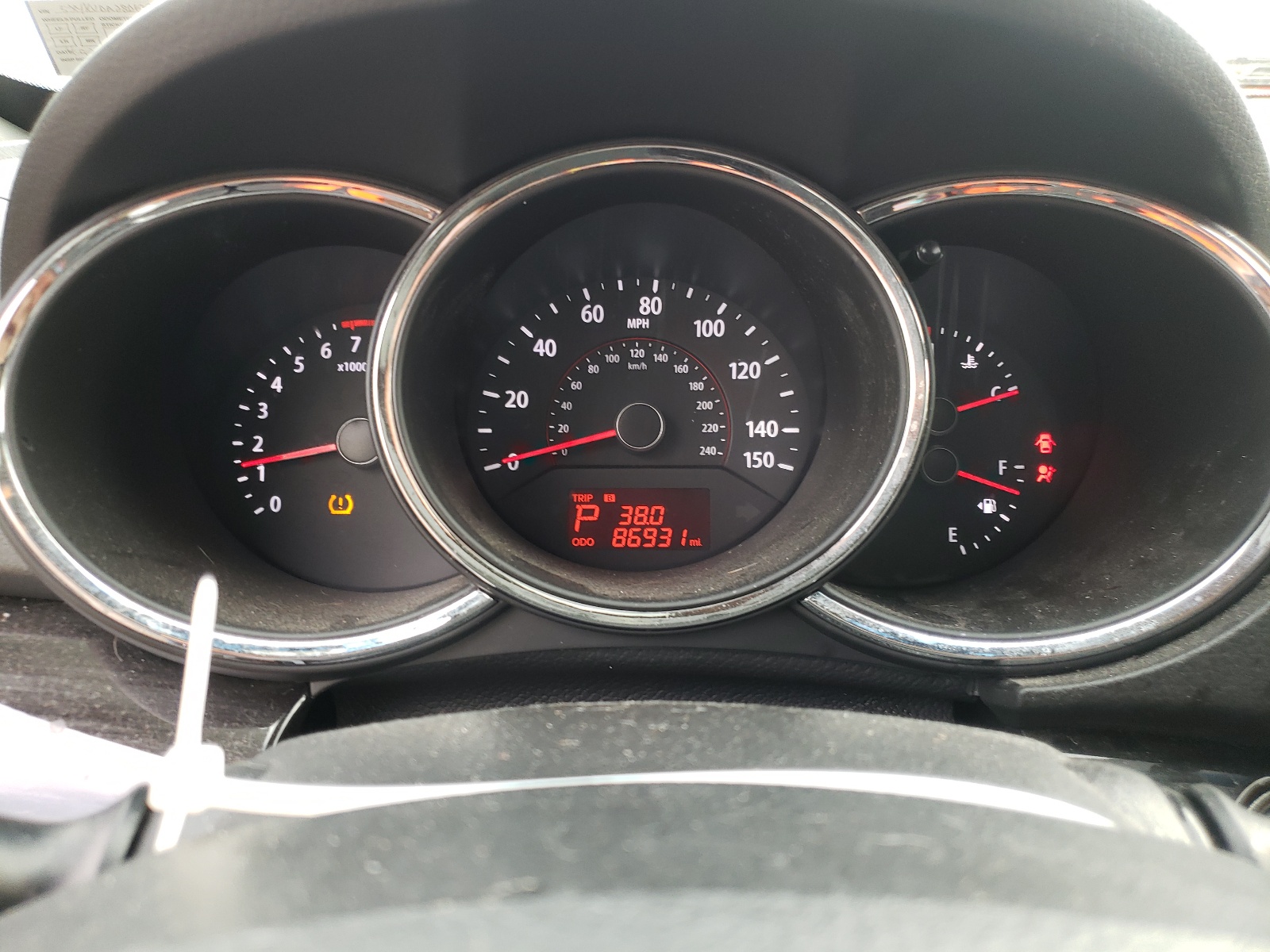 Photo 8 from auction – 2013 KIA SORENTO EX with VIN 5XYKUDA28DG396876