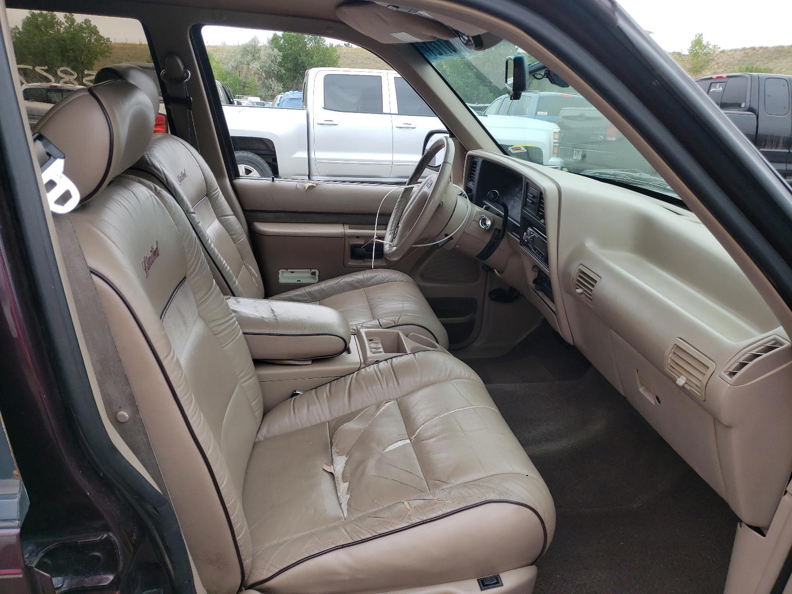 Photo 5 from auction – 1994 FORD EXPLORER with VIN 1FMDU34X7RUD03194