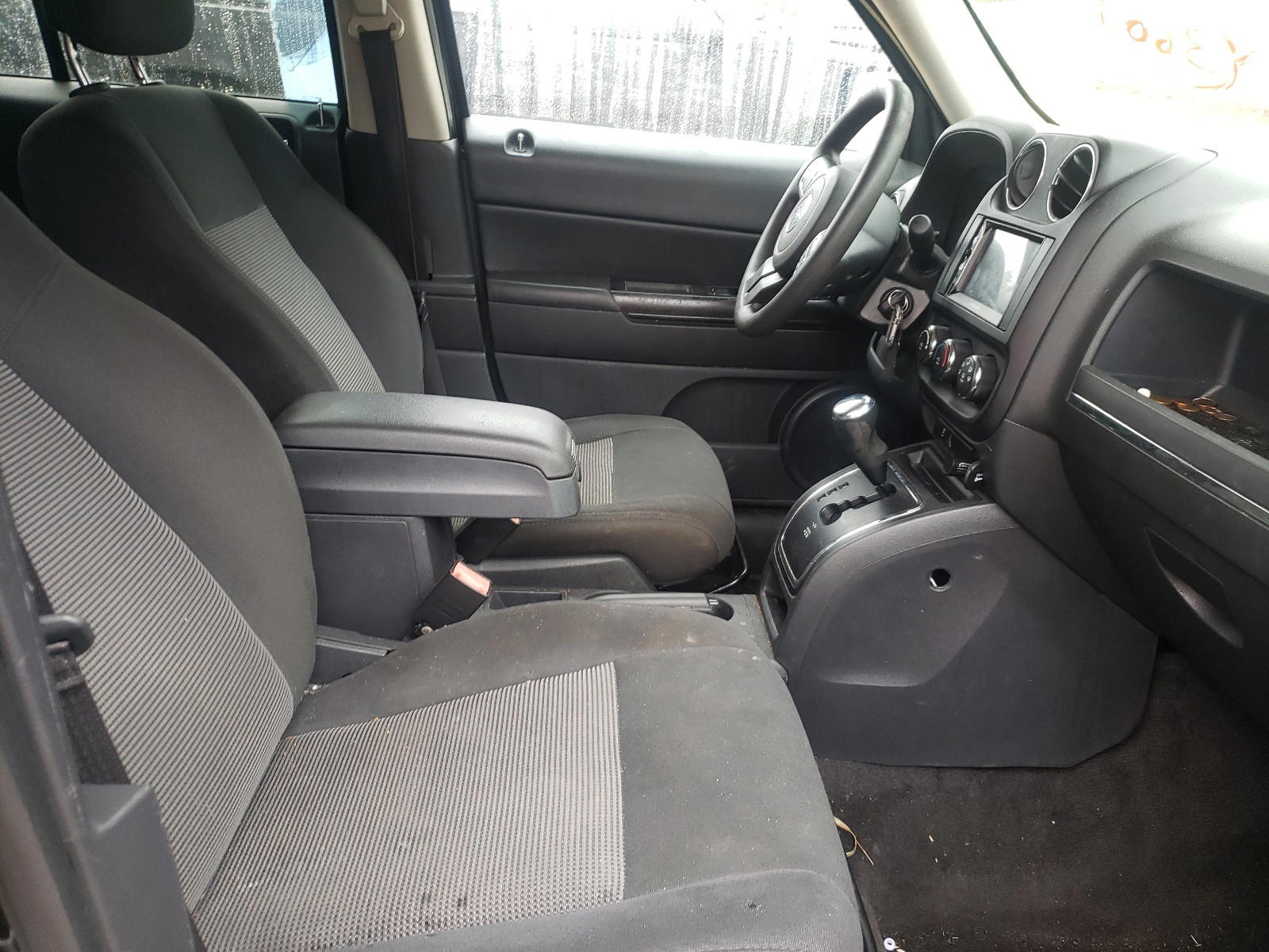 Photo 5 from auction – 2016 JEEP PATRIOT SP with VIN 1C4NJPBA4GD550614