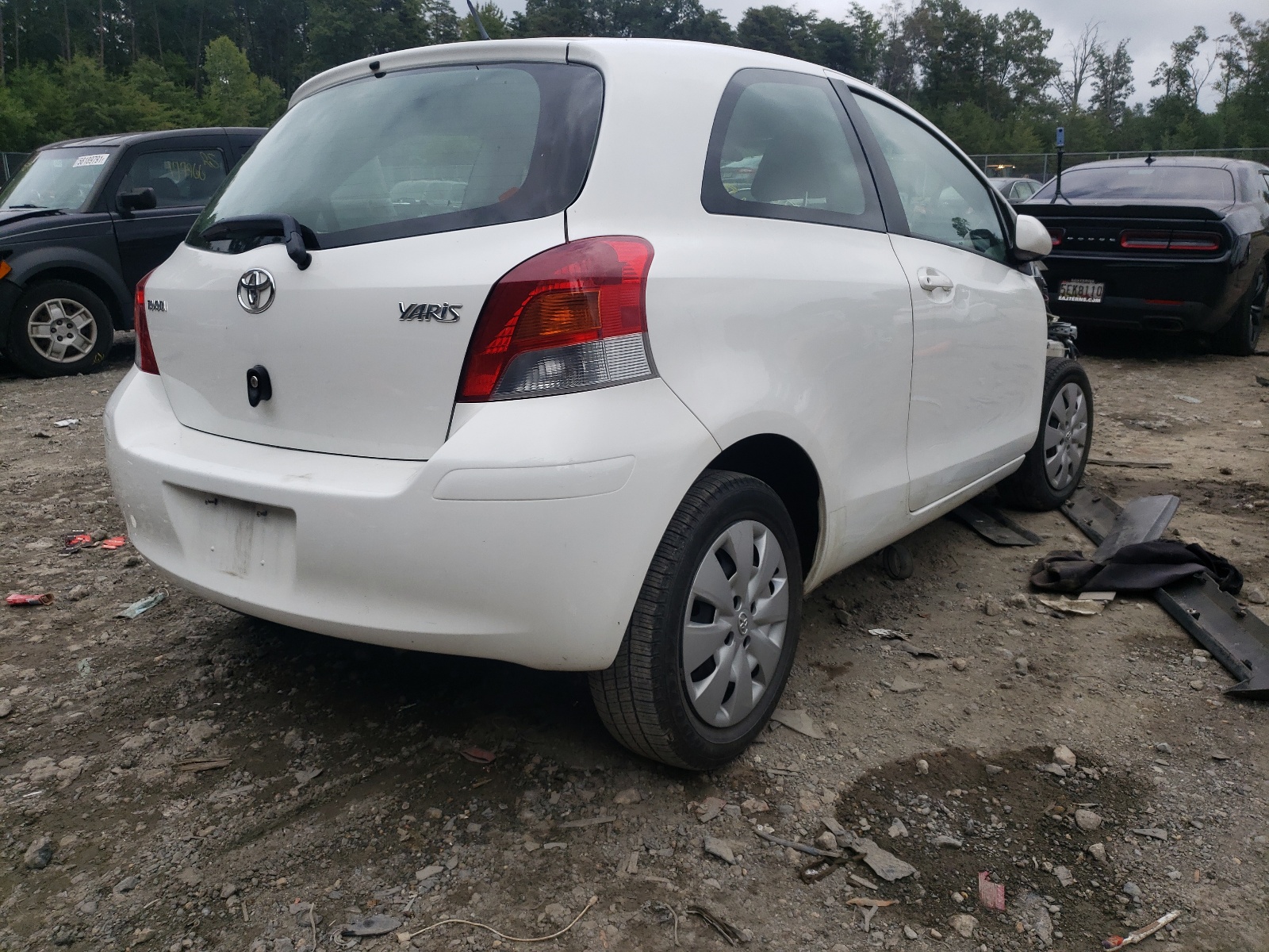 Photo 4 from auction – 2011 TOYOTA YARIS with VIN JTDJT4K32B5326219