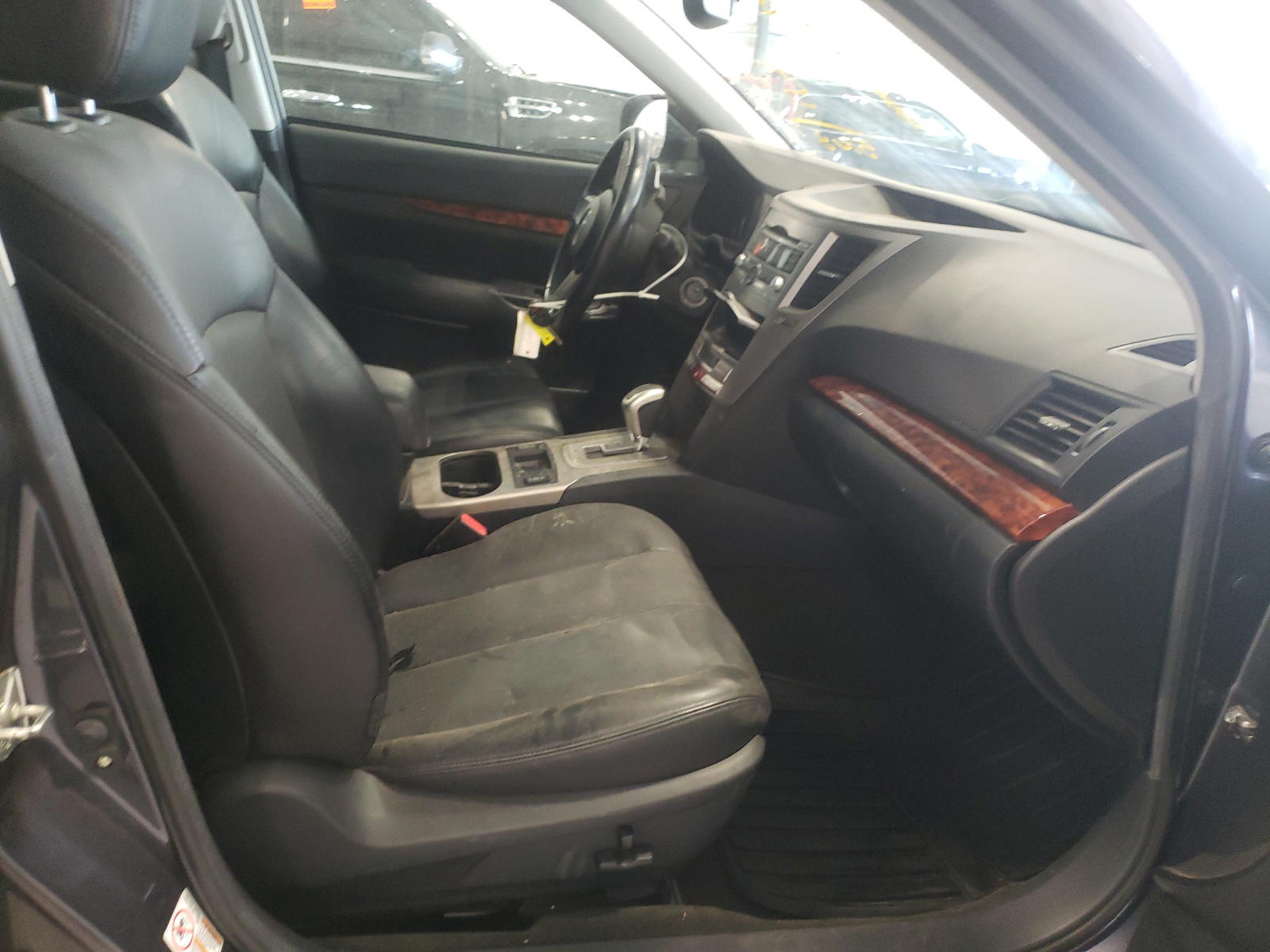 Photo 5 from auction – 2011 SUBARU OUTBACK 2. with VIN 4S4BRBKC9B3415168