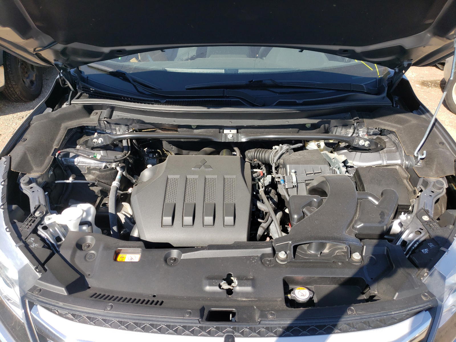 Photo 7 from auction – 2018 MITSUBISHI ECLIPSE CR with VIN JA4AT5AA4JZ045806