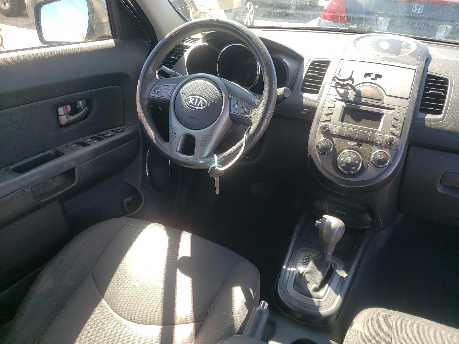 Photo 9 from auction – 2011 KIA SOUL + with VIN KNDJT2A23B7208553