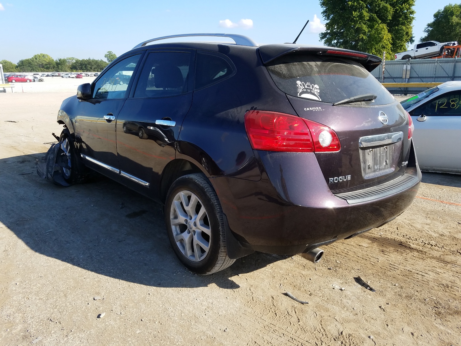 Photo 3 from auction – 2013 NISSAN ROGUE S with VIN JN8AS5MV2DW622818