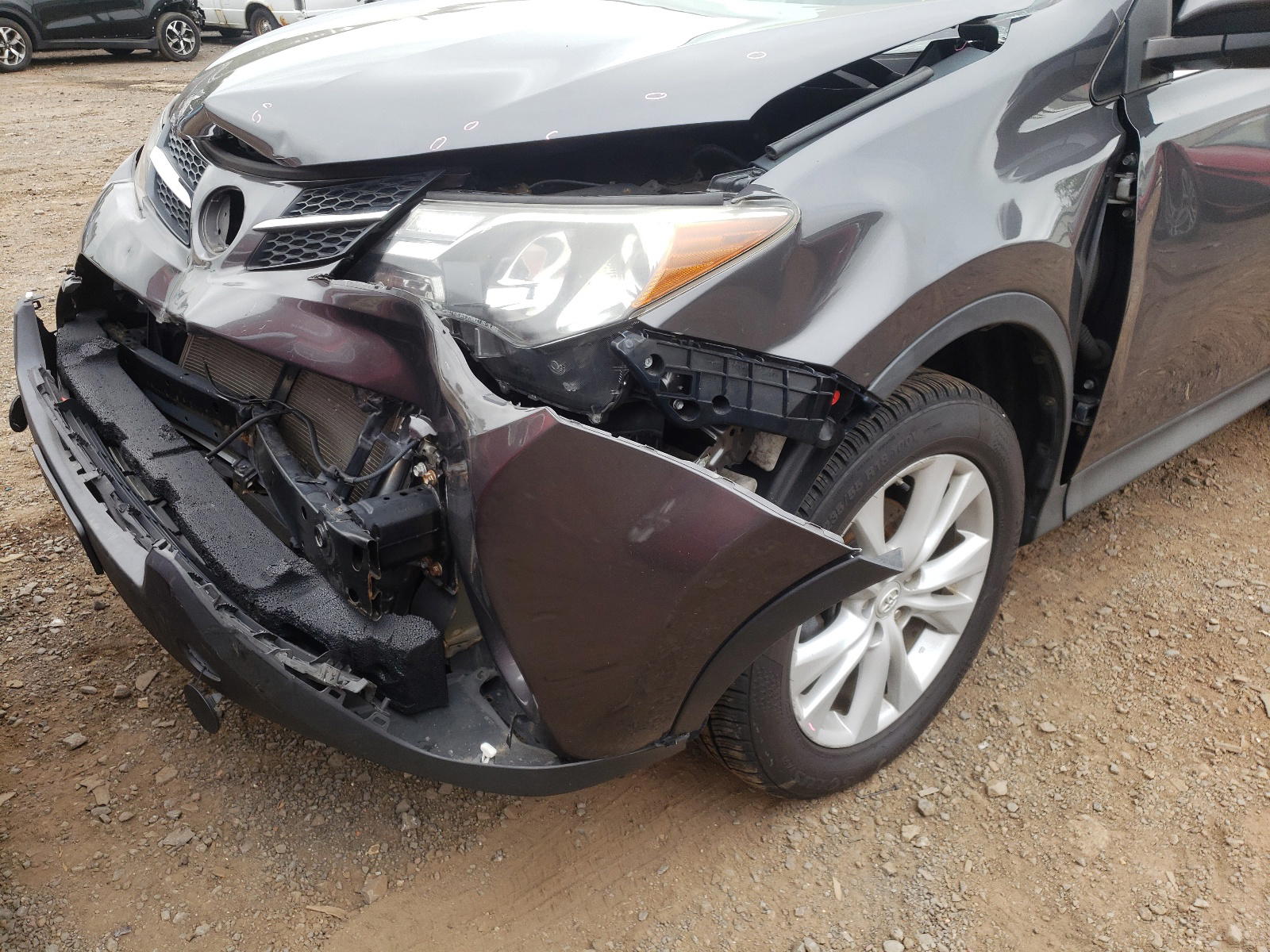 Photo 9 from auction – 2014 TOYOTA RAV4 LIMIT with VIN 2T3DFREV0EW176493