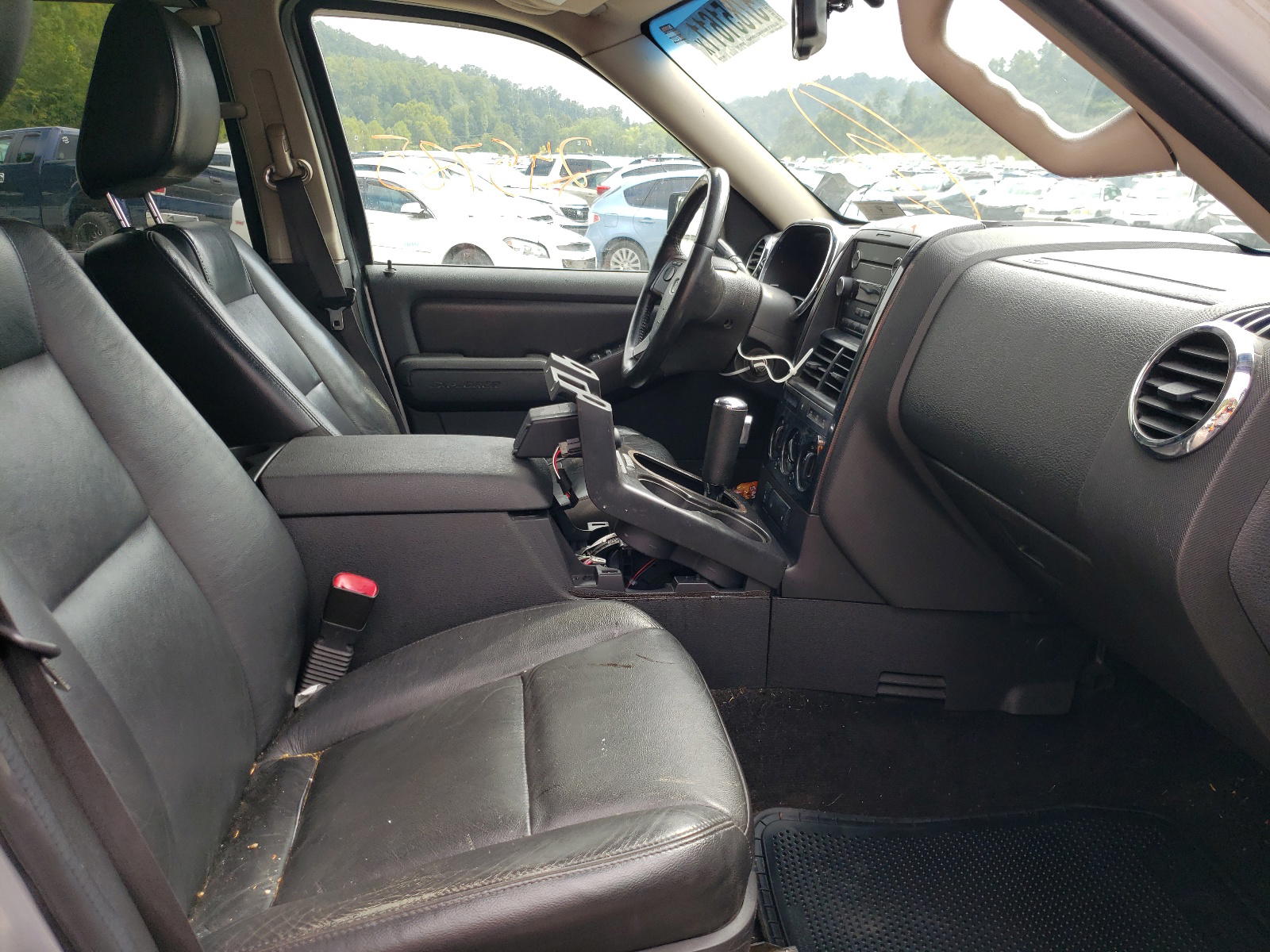 Photo 5 from auction – 2009 FORD EXPLORER X with VIN 1FMEU73E99UA35843
