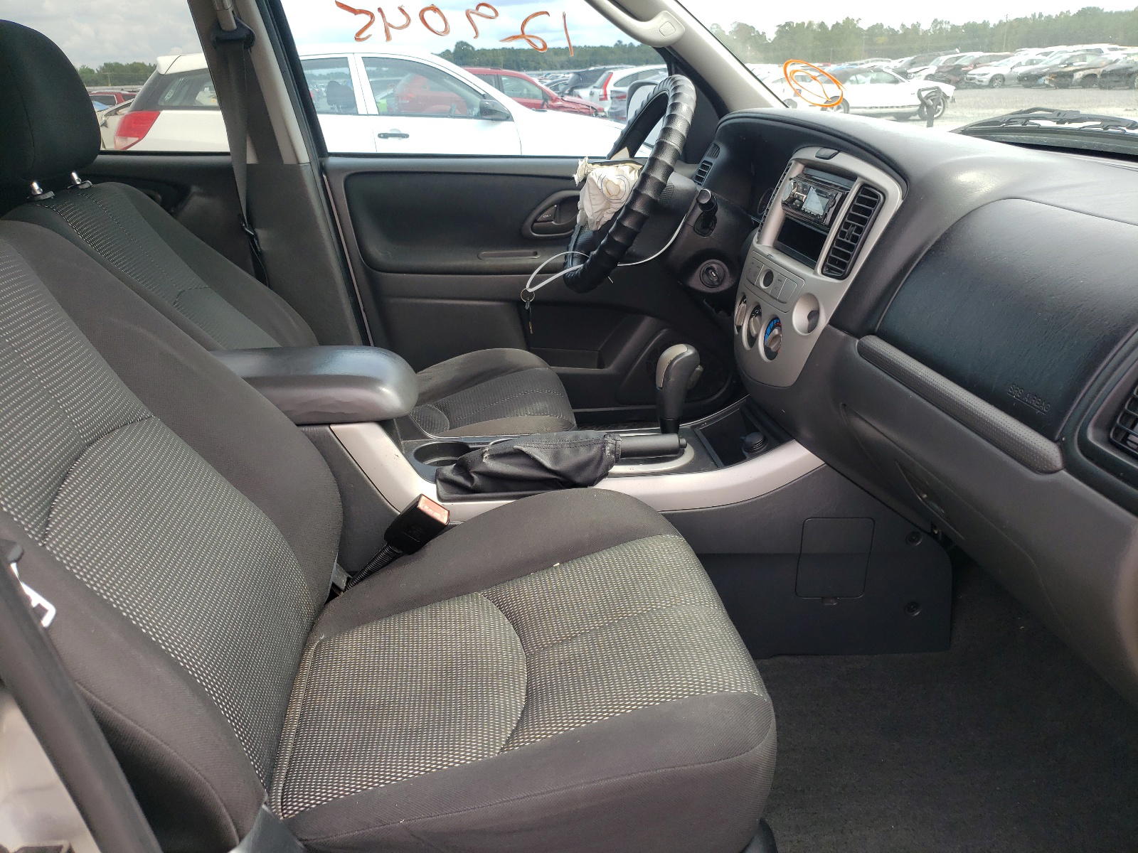 Photo 5 from auction – 2005 MAZDA TRIBUTE S with VIN 4F2YZ04155KM62268