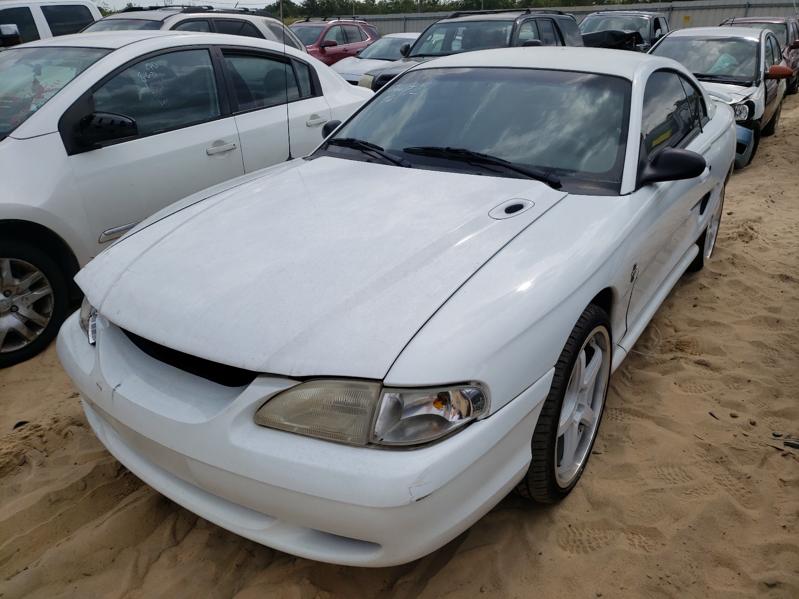 Photo 2 from auction – 1997 FORD MUSTANG with VIN 1FALP4049VF127097