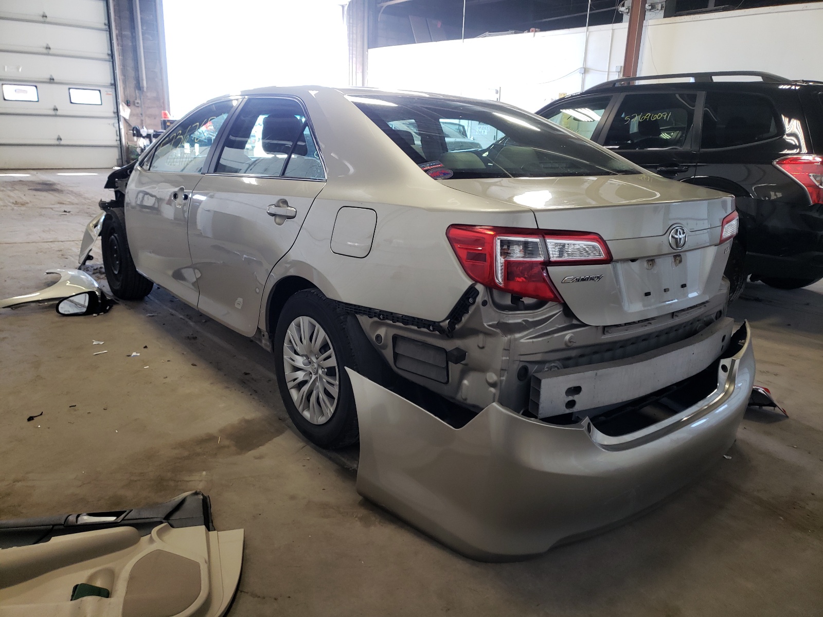 Photo 3 from auction – 2014 TOYOTA CAMRY LE with VIN 4T4BF1FK5ER428508