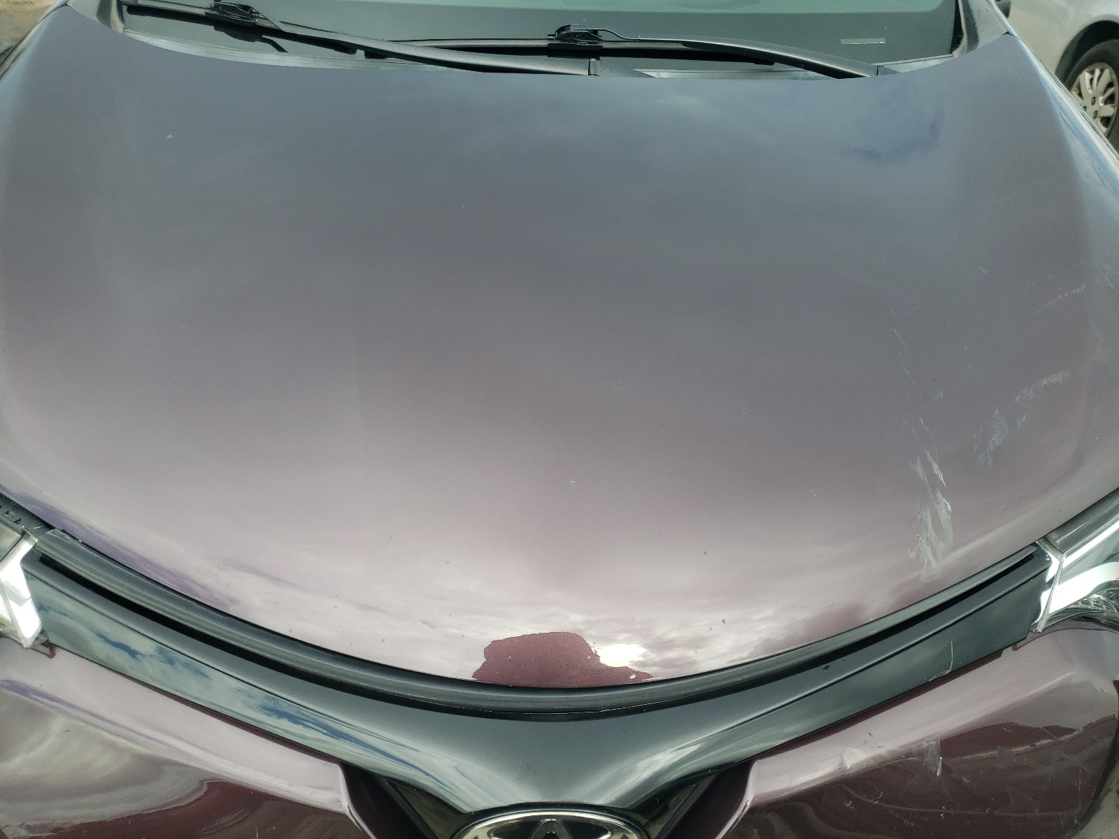 Photo 7 from auction – 2018 TOYOTA RAV4 SE with VIN 2T3NFREV1JW428900