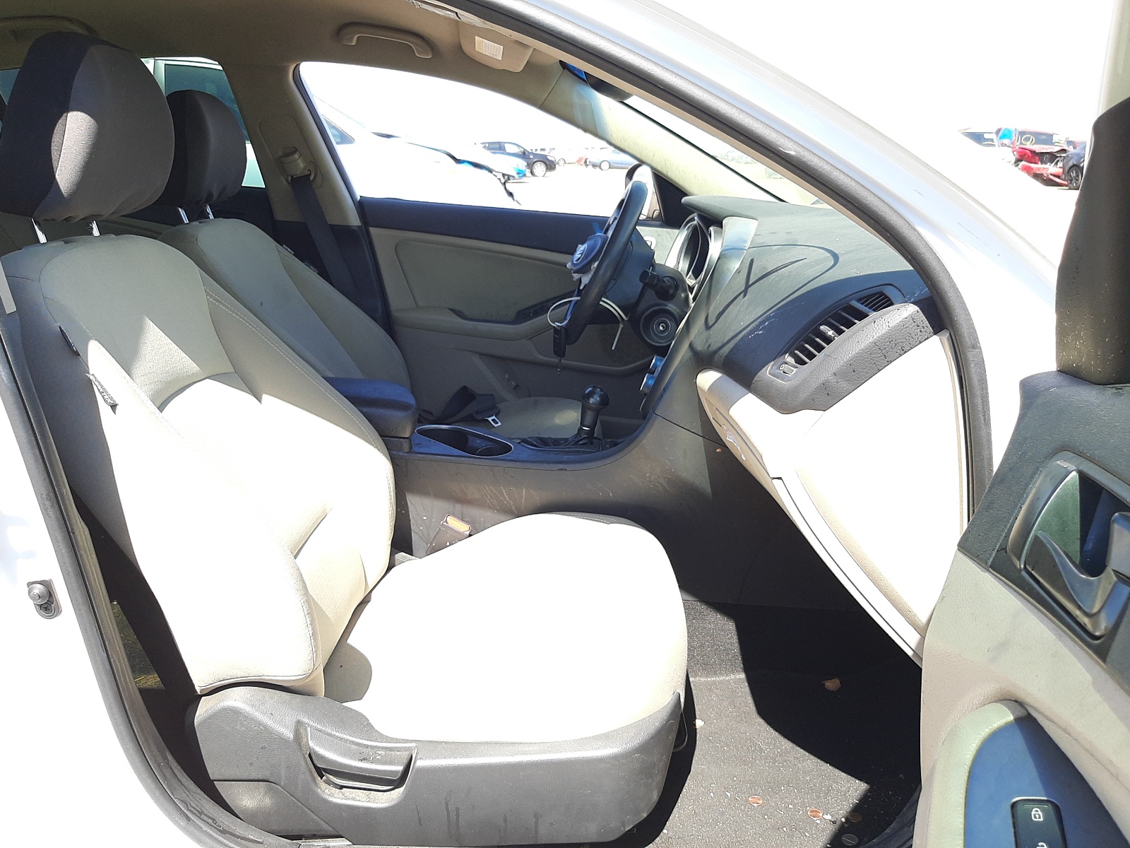 Photo 5 from auction – 2014 KIA OPTIMA LX with VIN 5XXGM4A77EG308276