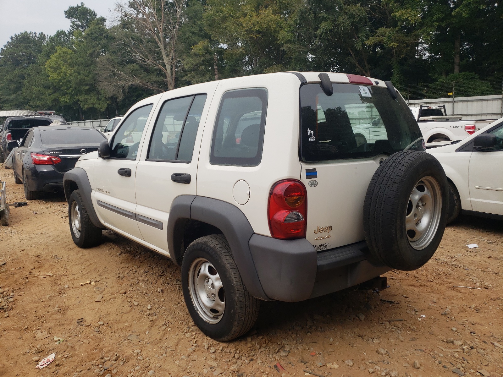 Photo 3 from auction – 2002 JEEP LIBERTY SP with VIN 1J4GL48K02W355537