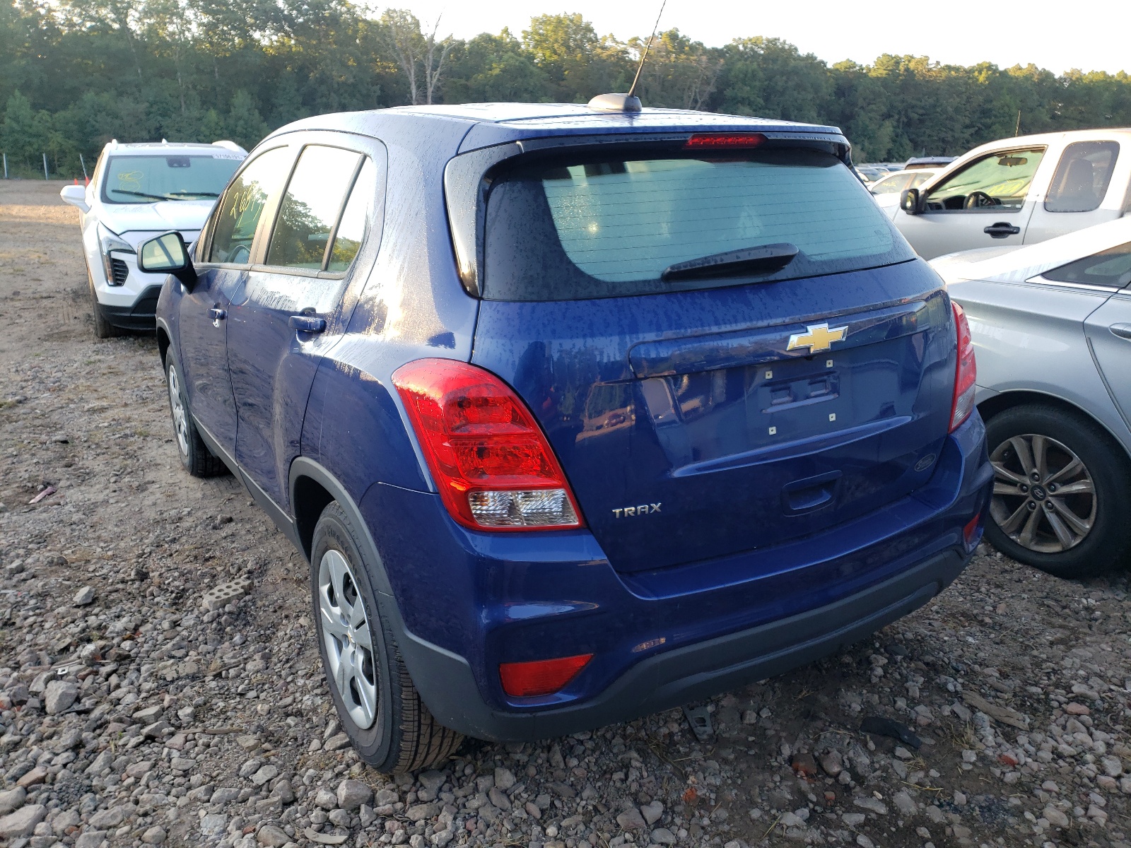 Photo 3 from auction – 2017 CHEVROLET TRAX LS with VIN 3GNCJKSB8HL157950