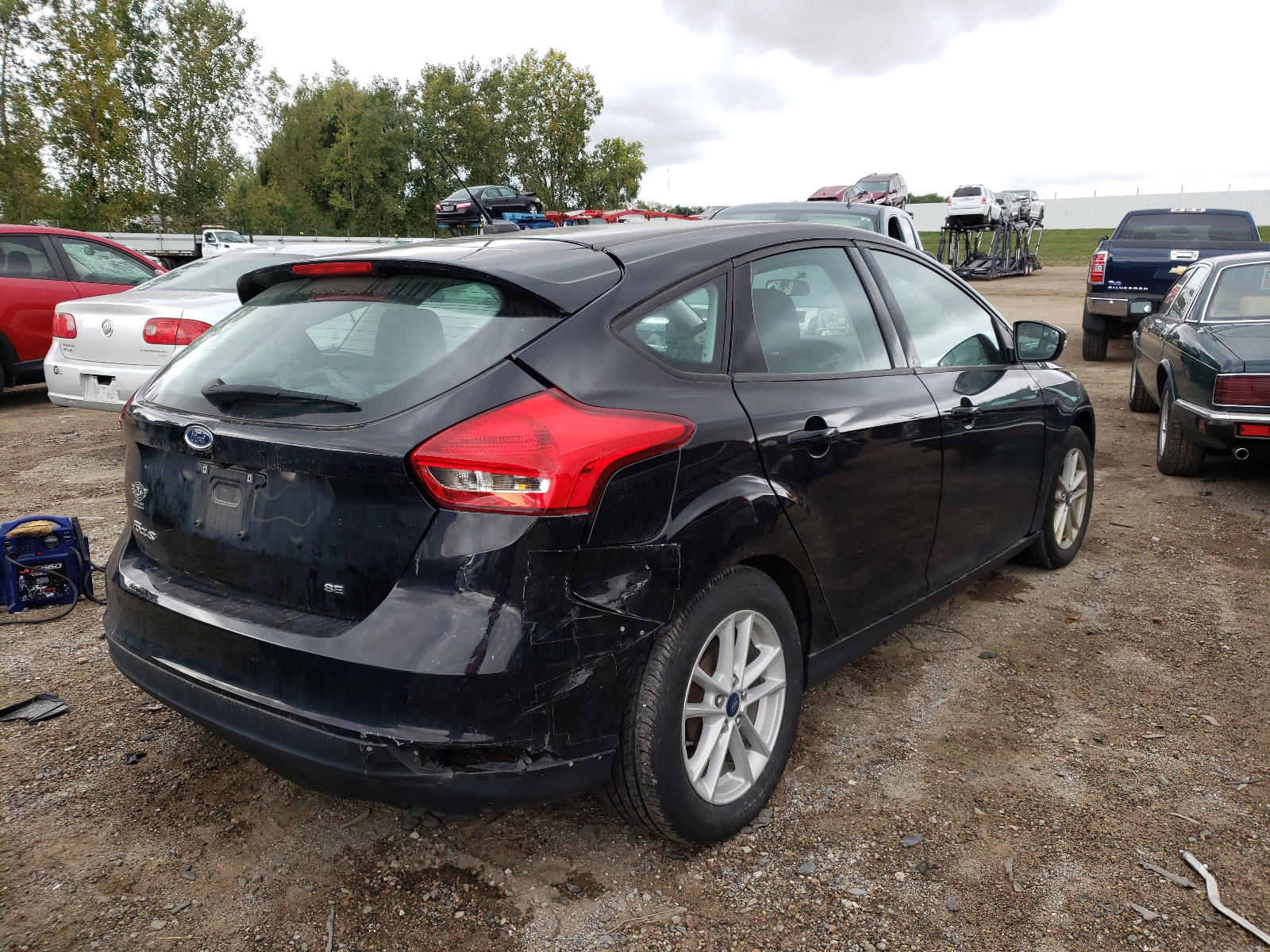 Photo 4 from auction – 2017 FORD FOCUS SE with VIN 1FADP3K29HL340969