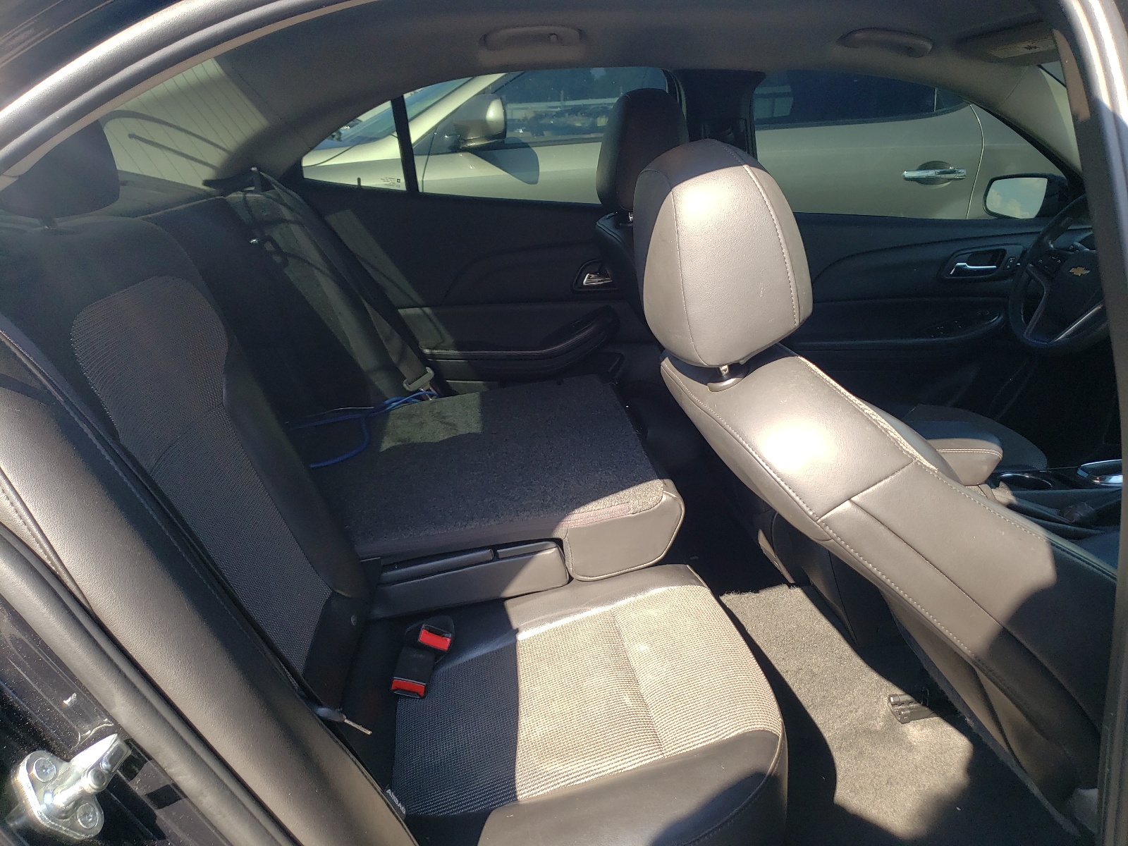 Photo 6 from auction – 2015 CHEVROLET MALIBU 1LT with VIN 1G11C5SL4FF304625