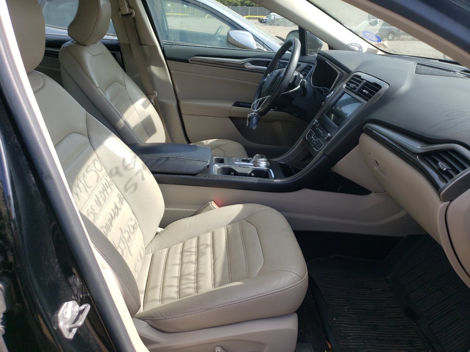 Photo 5 from auction – 2017 FORD FUSION SE with VIN 3FA6P0T91HR136428