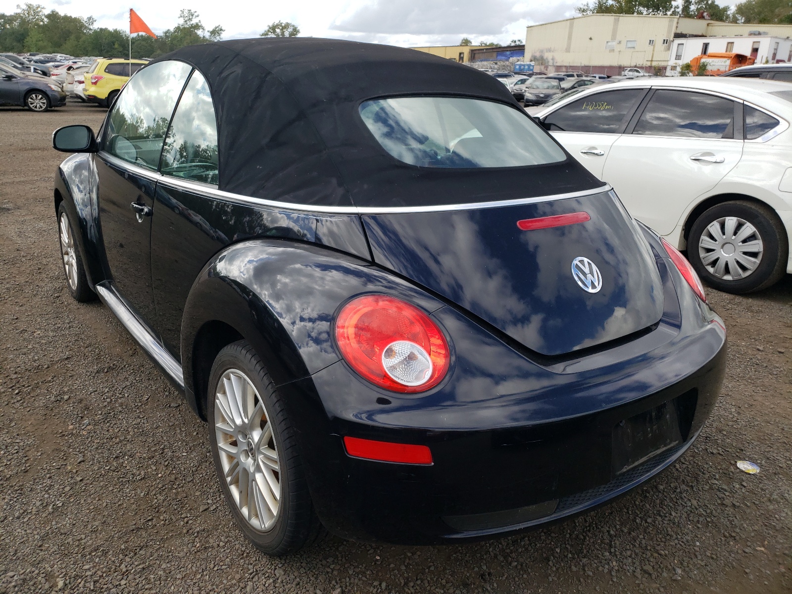 Photo 3 from auction – 2007 VOLKSWAGEN NEW BEETLE with VIN 3VWRF31Y97M408917