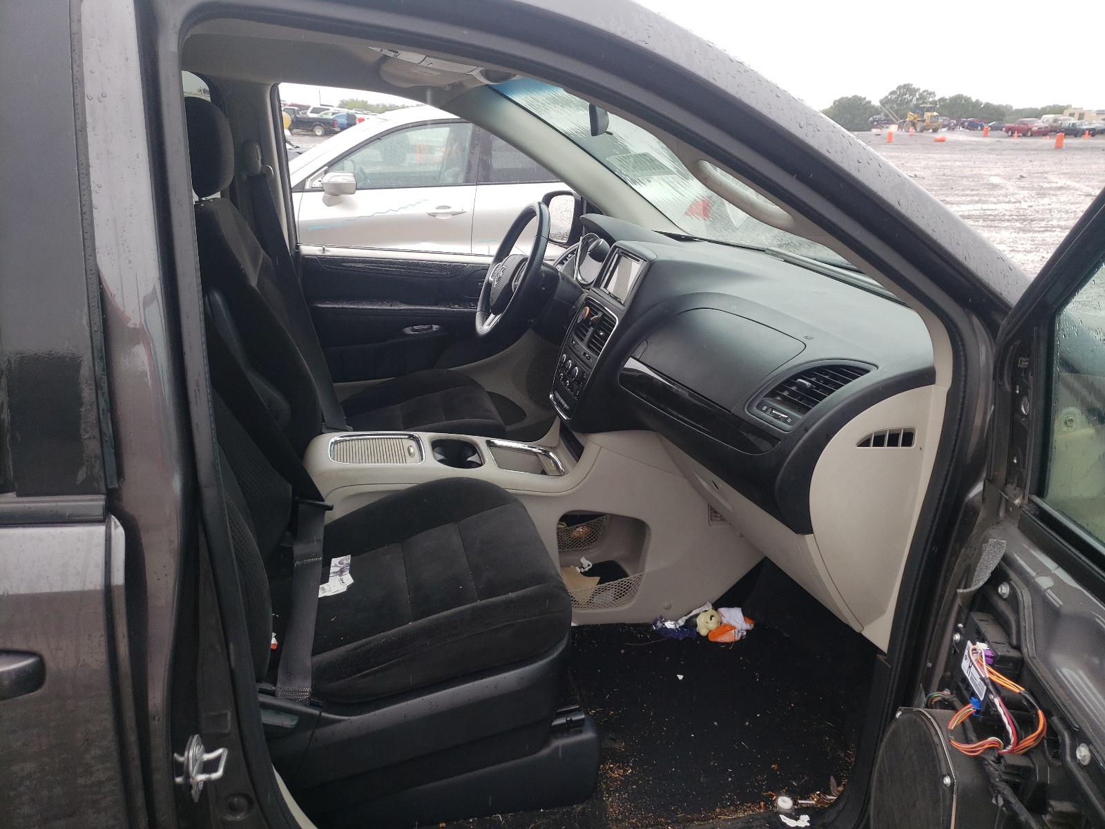 Photo 5 from auction – 2016 DODGE GRAND CARA with VIN 2C4RDGCG6GR309551