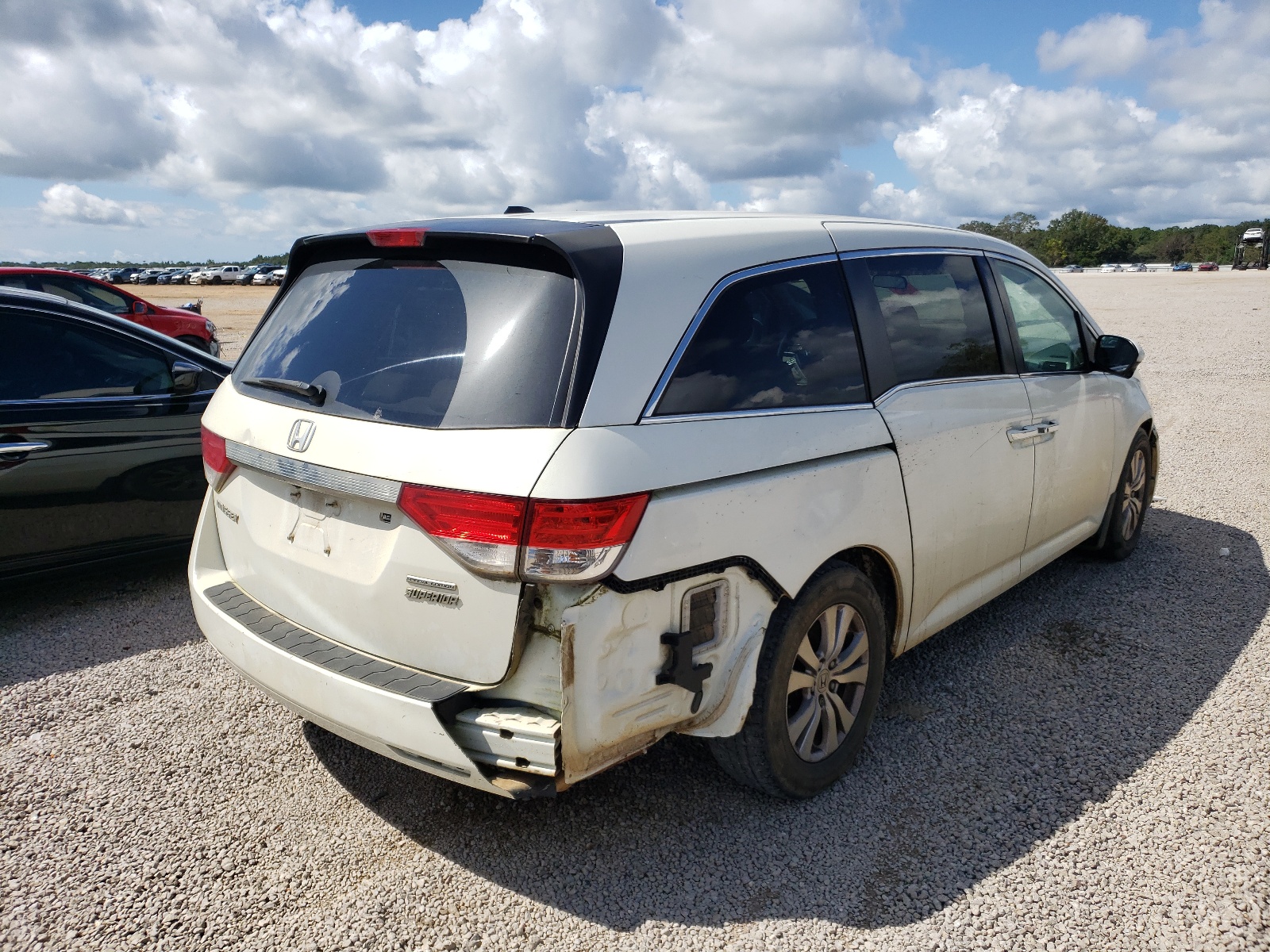 Photo 4 from auction – 2016 HONDA ODYSSEY SE with VIN 5FNRL5H33GB051921