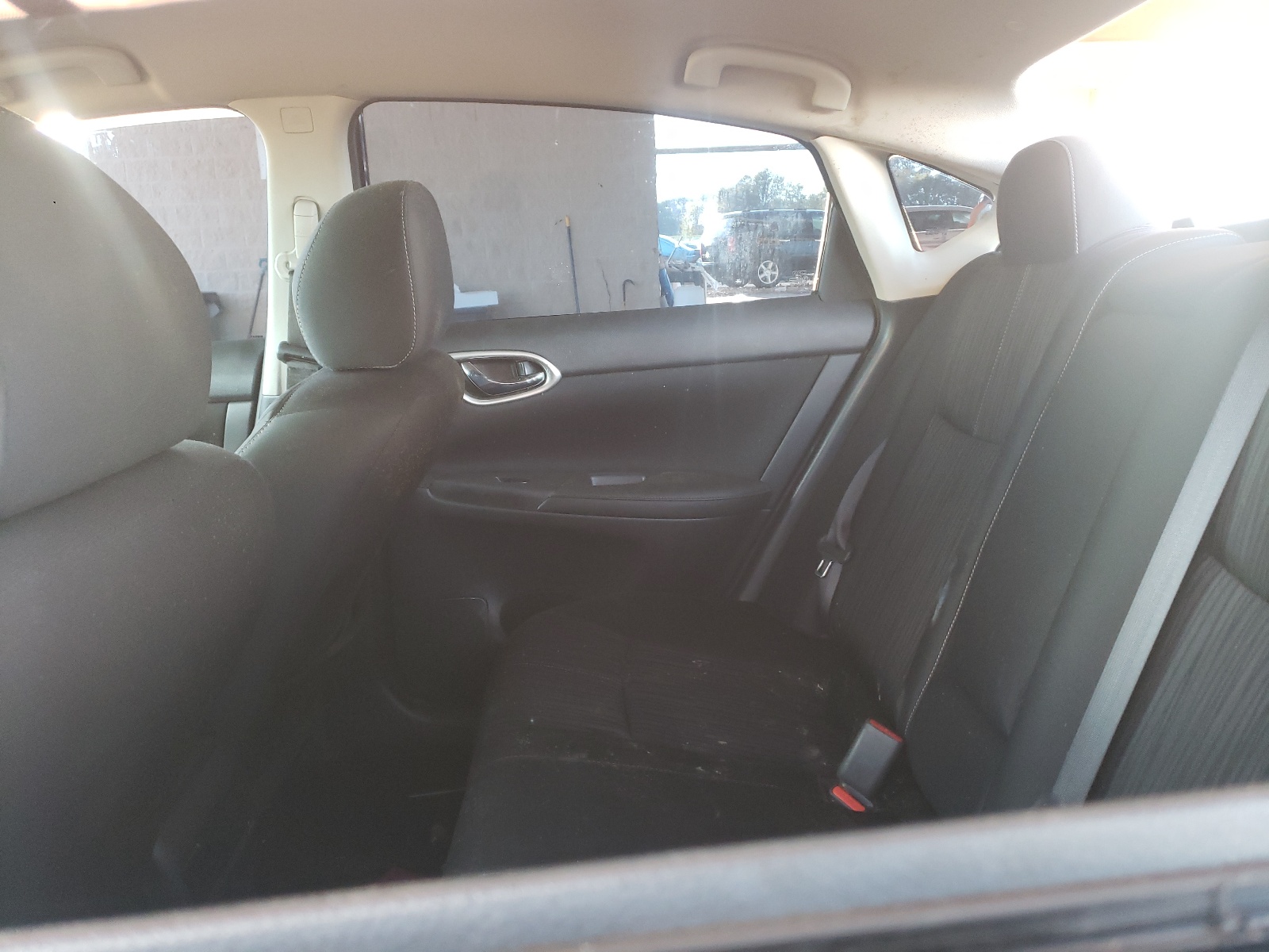 Photo 6 from auction – 2017 NISSAN SENTRA S with VIN 3N1AB7AP1HY374849