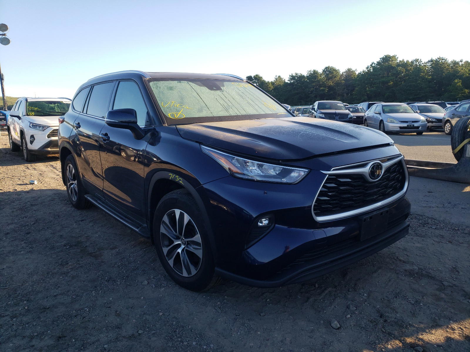 TOYOTA HIGHLANDER 2020 with VIN 5TDGZRBH7LS046325 - Photo from auction